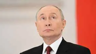 На форуме «Малая родина — сила России» Владимир Путин заявил, что весь тыл должен работать на фронт, как во время Великой Отечественной войны, пообещал достичь всех целей СВО и продолжить создание «зоны безопасности» у границы с Украиной на фоне подготовки к новой волне мобилизации.