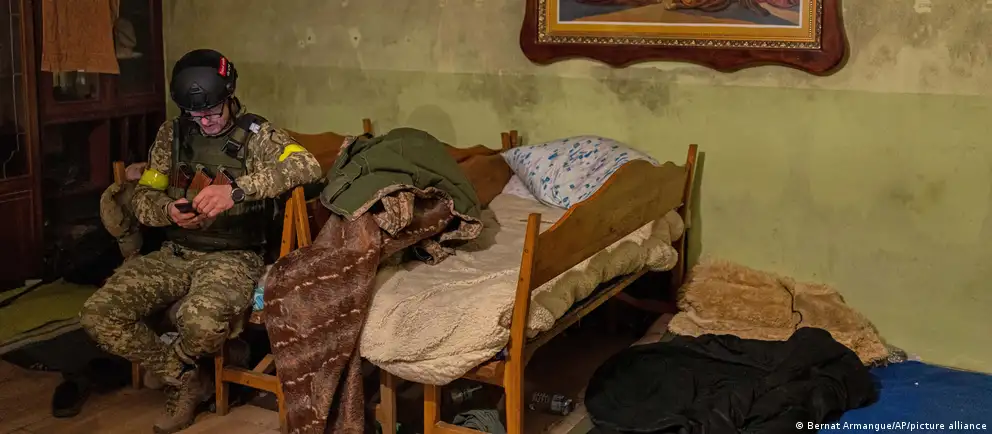 Киев объявил о начале перемирия с 00:00 в ночь с 5 на 6 мая — шаг, который ставит инициативу к прекращению огня на сторону Украины и перекладывает ответственность за возможный срыв на Москву.
