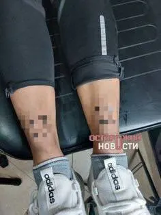 8 мая Тушинский суд Москвы оштрафовал двух болельщиков «Спартака» после матча с ЦСКА: у мужчин на ногах обнаружили татуировку «1312», которую суд связал с символикой запрещённой организации.