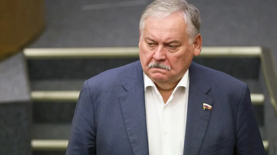 Первый зампред комитета Госдумы Константин Затулин заявил, что Латвия и Эстония не выполнили обещания при выходе из СССР, ввели статус «неграждан» и углубились в русофобию. Его заявления прозвучали на фоне законопроекта о защите россиян за рубежом и сигналов разведок о нарастании риска эскалации.