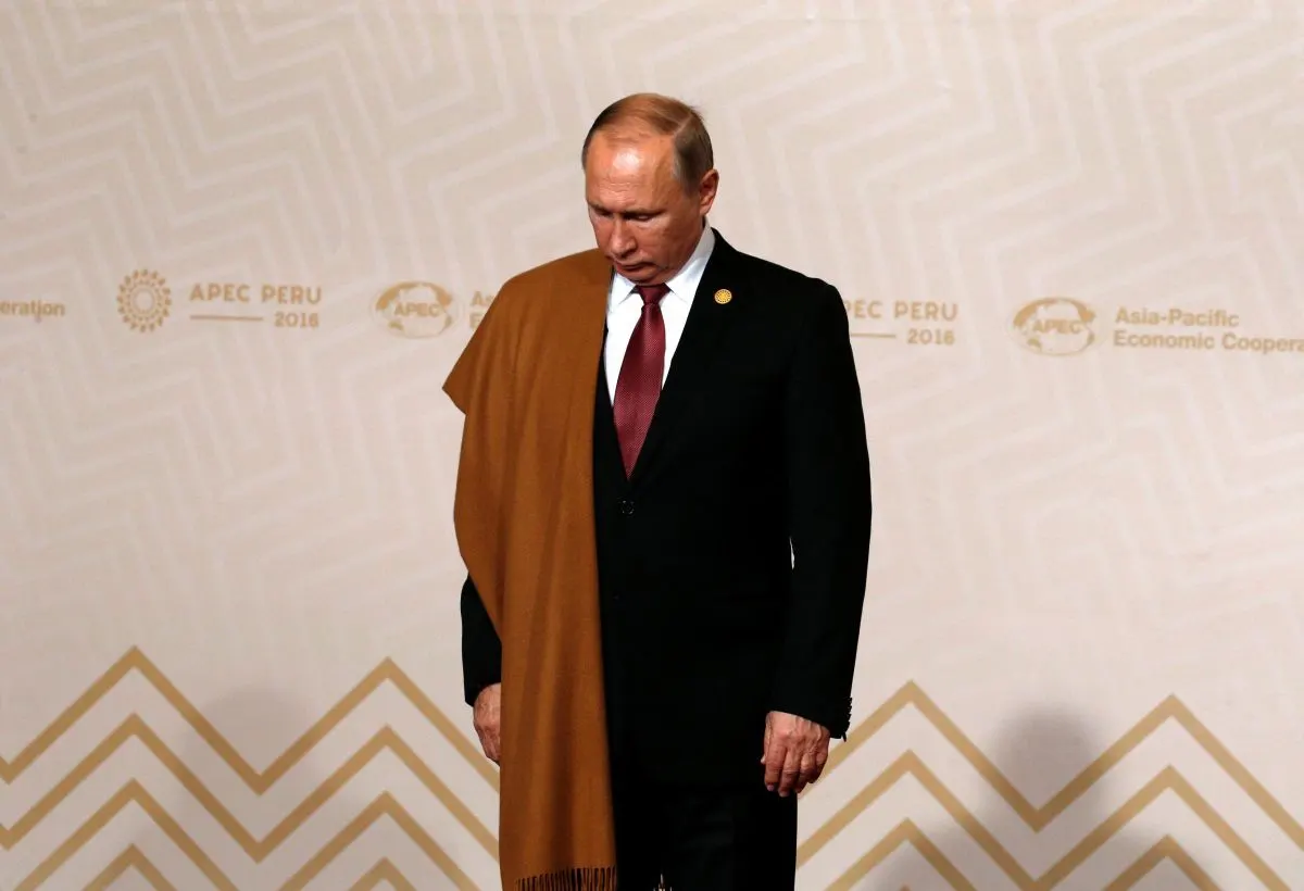 Эксперт считает, что при неудаче войны элитам выгоднее заменить лидера, а не допустить полного краха режима; вероятность удара по НАТО мала, реальна схема «снятия символа» ради сохранения власти.