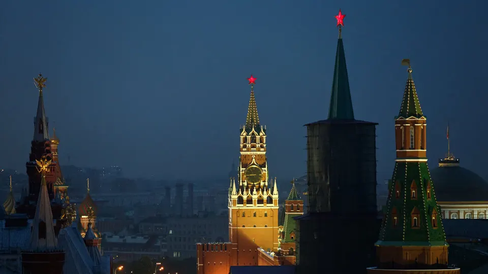По сведениям источников, председатель Евросовета предпринимал закрытые шаги по установлению каналов связи с российским руководством, чтобы подготовить условия для возможных переговоров о прекращении конфликта в Украине.