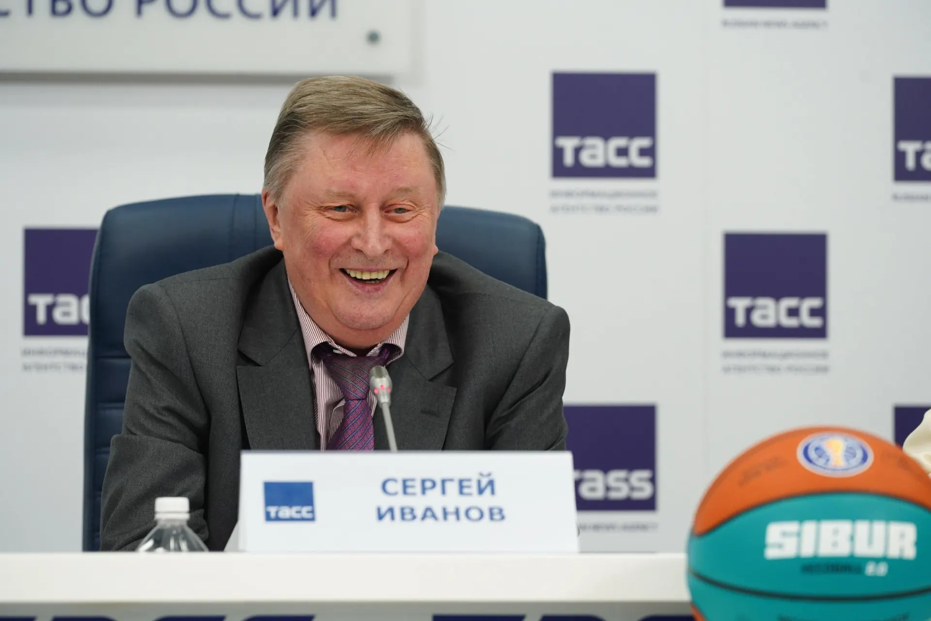 Близкий друг сообщил, что видел Иванова всего три дня назад; государственный деятель скончался в 73 года, причины смерти не уточняются.