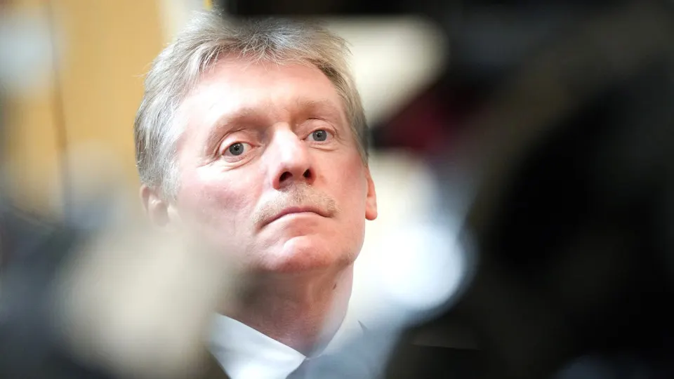 Пресс‑секретарь президента заявил, что в администрации пока не успели изучить видеообращение ветерана СВО Александра Лунина, в котором он жалуется на жестокое обращение командиров и угрожает мятежом, если жалобы будут проигнорированы.