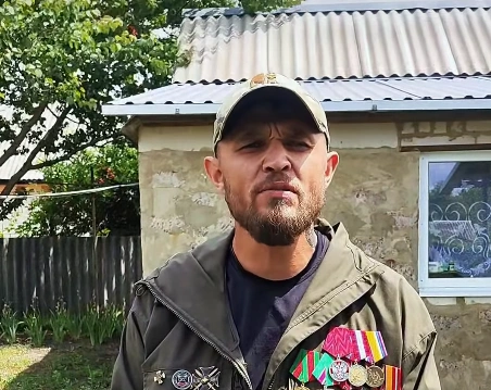 Александр Лунин, называющий себя ветераном, опубликовал видеообращение с требованием личной встречи с президентом и заявил, что в случае отказа «армия развернёт оружие против Кремля». Заявления не подтверждены независимыми источниками.