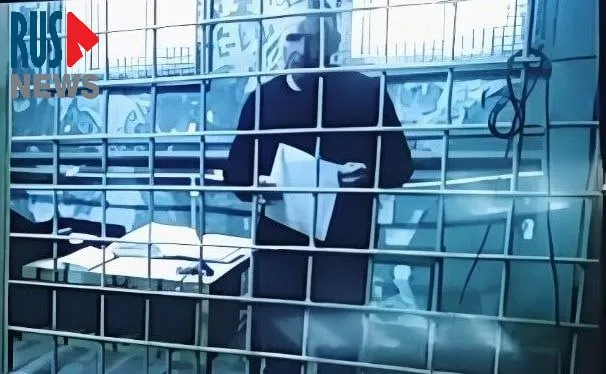 Свердловский областной суд отменил постановление о непринятии жалобы по делу правозащитника Алексея Соколова. Заседание прошло без участия его защитника, который не смог подключиться по видеосвязи.