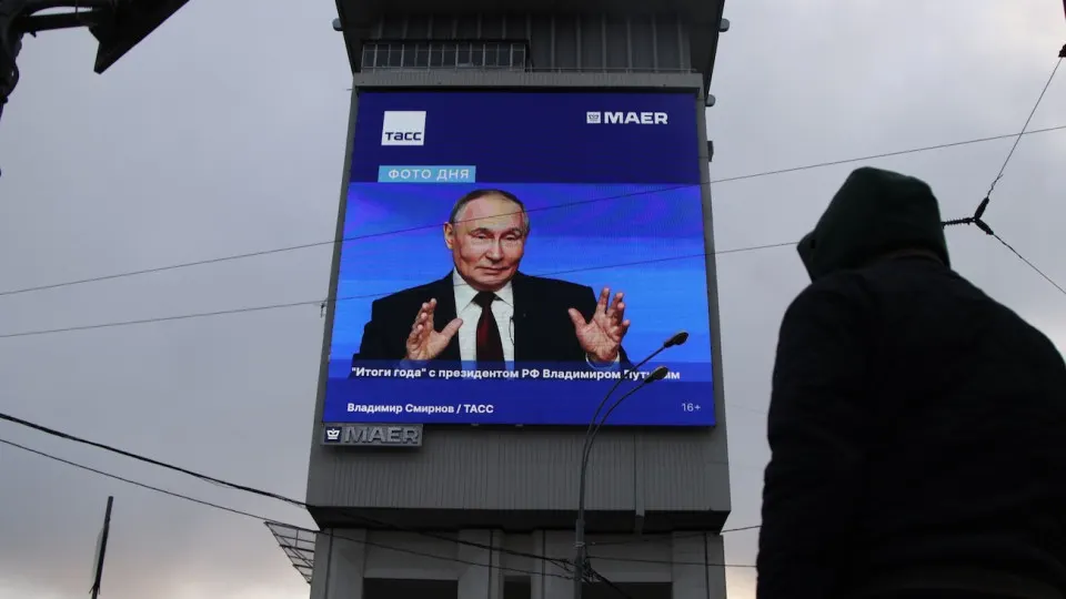 Минэкономразвития зафиксировало рост ВВП на 0,3% за I полугодие 2026 года; гражданские отрасли в рецессии, а рост в значительной мере обеспечивается военными расходами, которые тоже начали сбавлять темп.