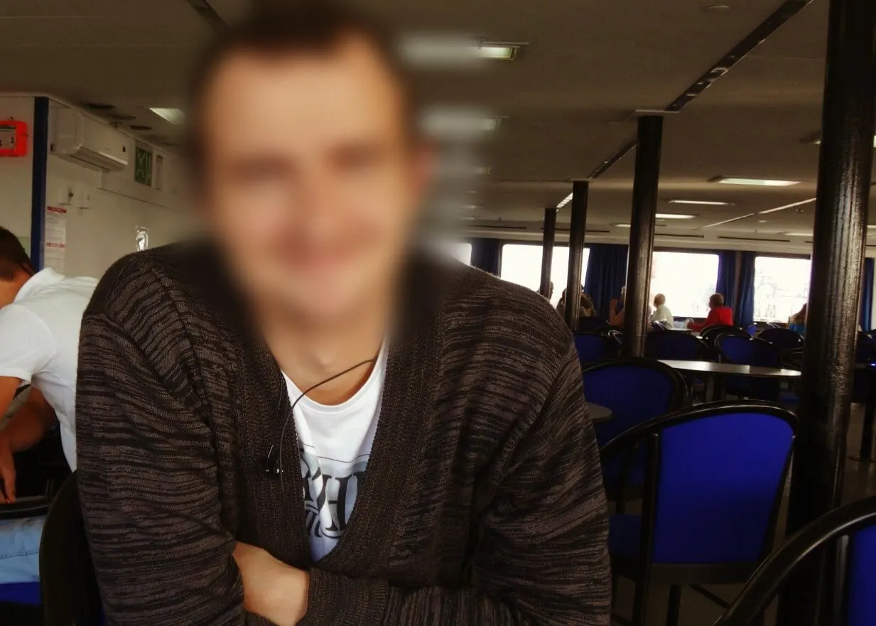 41-летнего москвича признали виновным в растлении несовершеннолетних по четырём статьям и вынесли пожизненное заключение. Преступление длилось около 11 лет; пострадавшие — дети от 7 до 15 лет, посещавшие занятия по хореографии, брейку и английскому языку в молодёжном центре Новой Москвы.