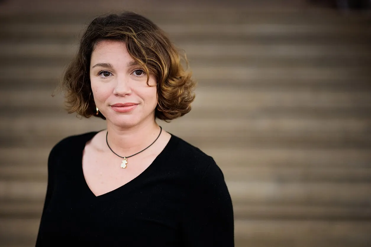 Жанна Немцова, дочь Бориса Немцова, объявлена в международный розыск; суд Москвы заочно арестовал её по делу о якобы участии в деятельности нежелательной организации.
