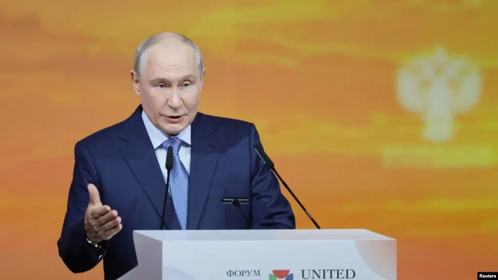 Лидер страны предупредил об опасной международной обстановке, призвал к деэскалации и гуманному подходу к конфликтам, обсуждая риск применения оружия и роль искусственного интеллекта.