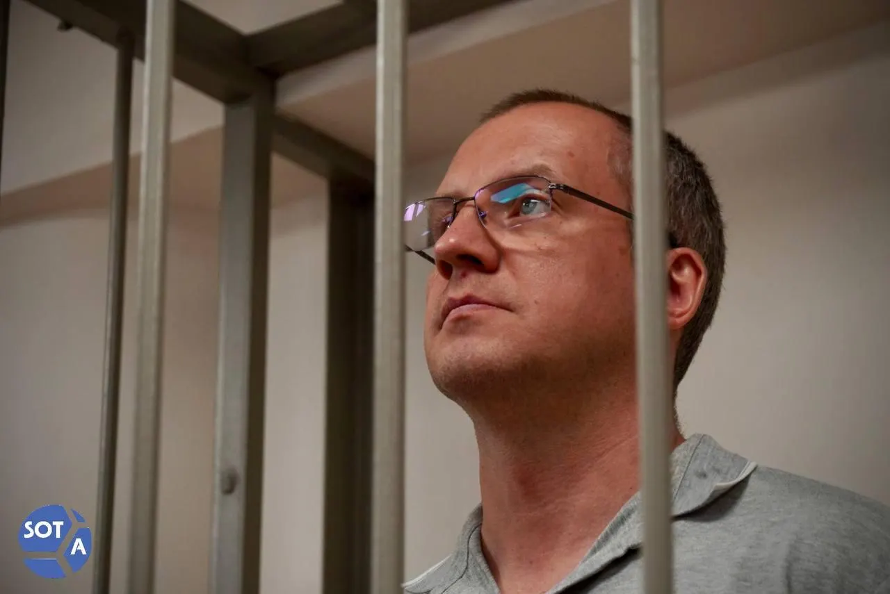 Солнцевский суд Москвы поместил под домашний арест адвоката Игоря Поповского до 28 июня; ему вменяют хищение 6 млн рублей, он признал вину.