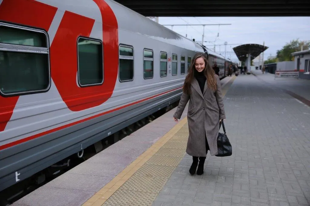 Планируется уменьшить время в пути между Москвой и Саратовом на два часа. Также предлагают запускать составы с двухэтажными вагонами для увеличения провозной способности.