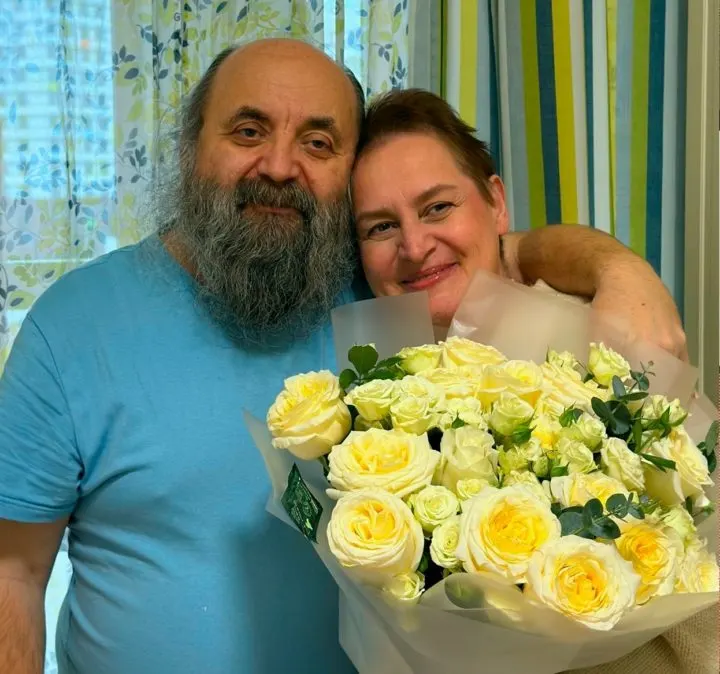 Наталья Вяхирева проходит курс лечения в НМИЦ онкологии им. Н.Н. Блохина; дорогостоящая терапия требует сбора средств — семья просит помощи.