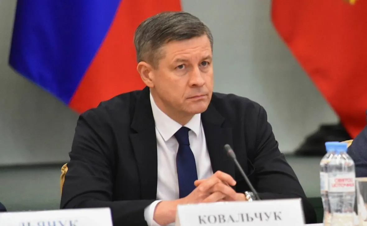 Врио губернатора Егор Ковальчук подписал указ об отставке регионального правительства. Новый состав пока не представлен. Ранее 13 мая президент подписал указы об отставке губернаторов Белгородской и Брянской областей.