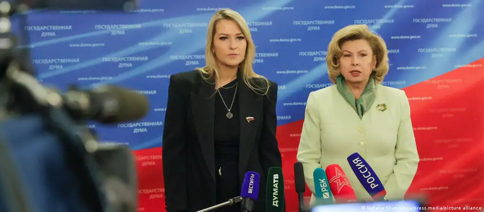 Госдума утвердила Яну Лантратову на пост омбудсмена. Она пообещала сосредоточиться на поддержке участников «СВО» и их семей, а правозащитники встретили назначение с критикой и скепсисом.