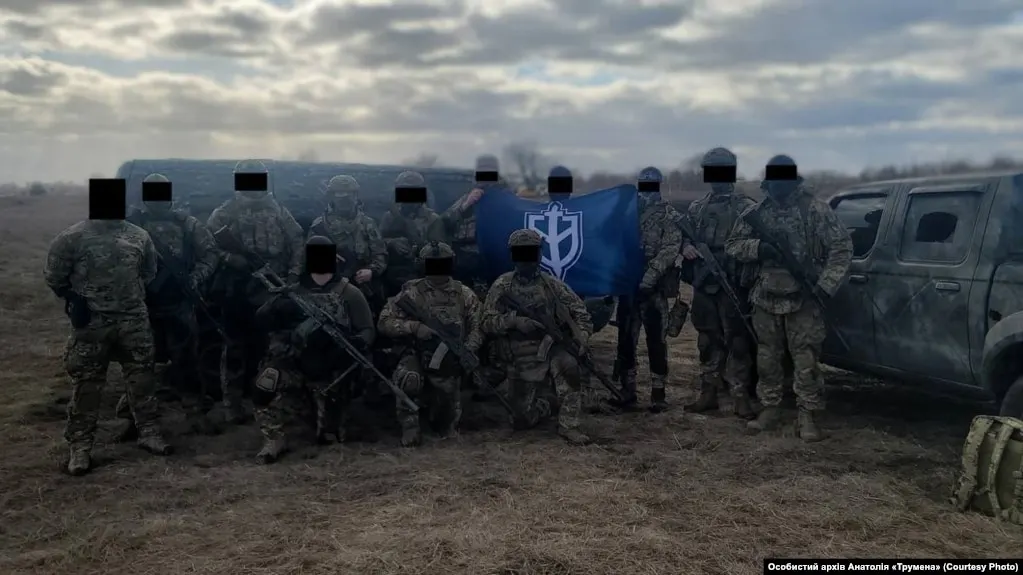 Суд признал 22‑летнюю Полину Костикову виновной в подготовке к участию в деятельности «Русского добровольческого корпуса»; ей назначили пять лет колонии и штраф 250 тыс. рублей.