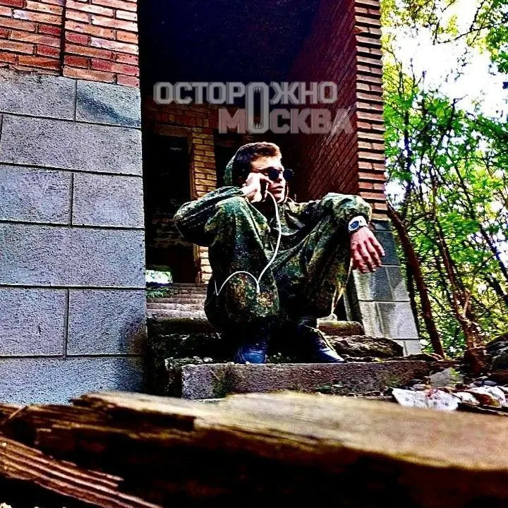 25-летний мужчина устроил дебош в пекарне, заявив о наличии гранат и угрозах в адрес силовиков и их семей. По итогам инцидента ему назначили 15 суток административного ареста.