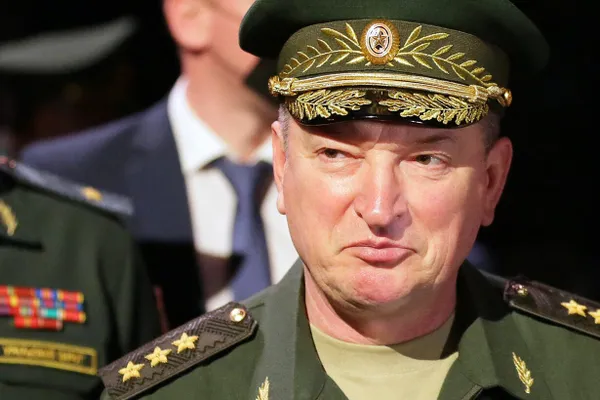 Лапин может баллотироваться в Госдуму по списку «Единой России» от Татарстана и претендовать на должность главы комитета по обороне в новом созыве. Решение пока не окончательное. Краткий обзор карьеры и ключевых эпизодов.