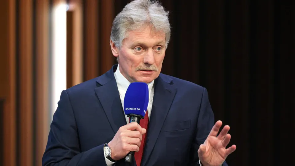 Пресс‑секретарь Кремля заявил, что для контакта с президентом достаточно телефонного звонка; в Европе идут споры между призывами к диалогу и требованиями ужесточить санкции против России.