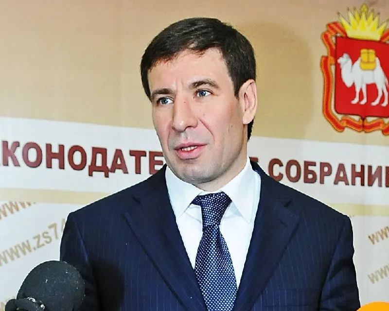 Суд в Никосии наложил арест на имущество Михаила Юревича на сумму более 3 млн евро — в числе объектов квартиры в Лимассоле и Гермасогии. Ранее в России у него также изымали активы и передавали недвижимость государственным структурам.