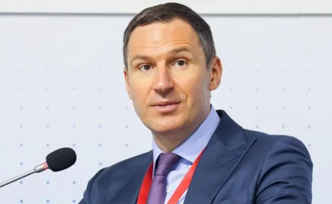 Тверской районный суд Москвы избрал меру пресечения — содержание под стражей — в отношении бывшего заместителя министра Дениса Буцаева по обвинению в мошенничестве на 4,1 млн рублей.