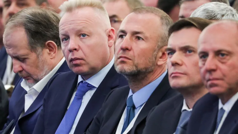 Российский союз промышленников и предпринимателей предлагает не публиковать в интернете судебные акты и сведения по искам компаний, требующим возмещения убытков от санкций; инициатива обсуждается в администрации президента и получила поддержку Минюста, но вызывает возражения Минэкономразвития и экспертов.
