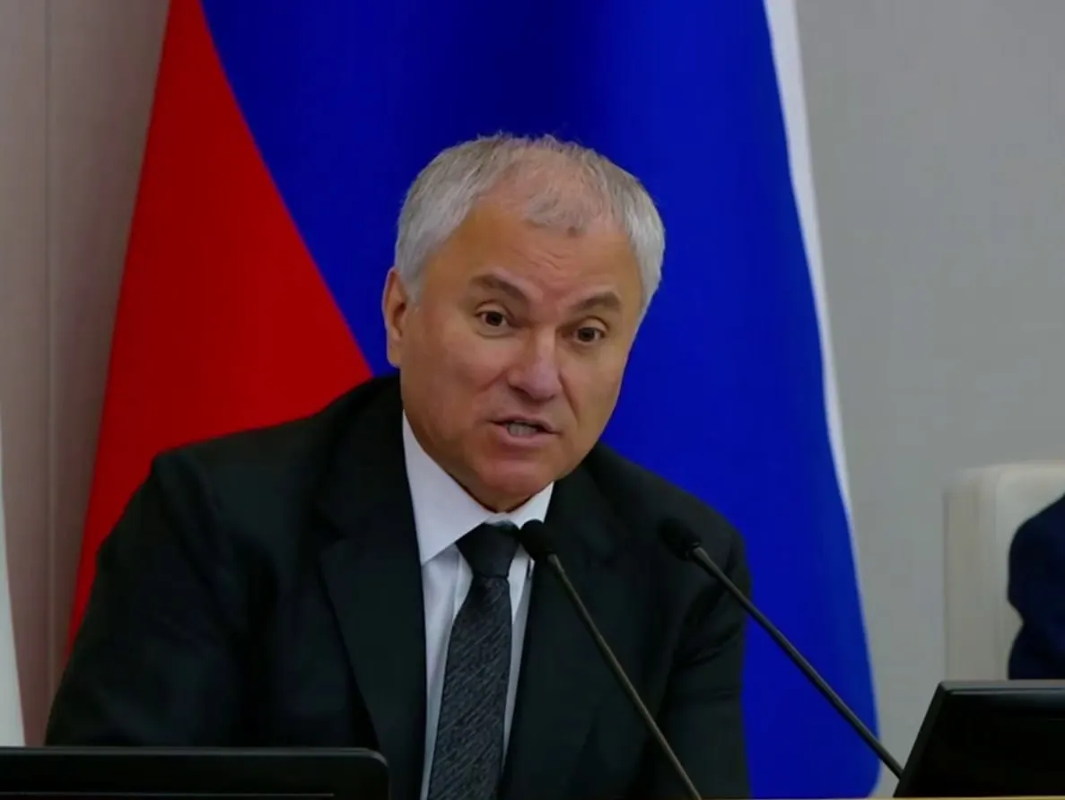 Депутаты приняли во втором чтении законопроект, который официально добавляет противодействие фальсификации истории и предупреждение уклонения от военной обязанности в список мероприятий по профилактике правонарушений.