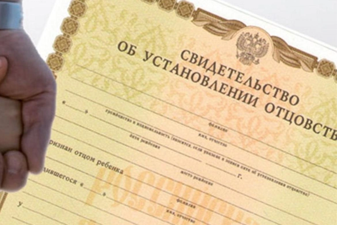 Суд в Москве вынес сроки от трёх до шести лет и штрафы участникам организованной группы, которая с 2019 года по схеме фиктивных браков и установления отцовства легализовала тысячи выходцев из стран Центральной Азии; по делу прошло 20 фигурантов, аннулировано более 250 разрешений на временное проживание и видов на жительство.