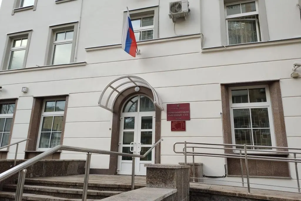 Замоскворецкий суд поместил под стражу на два месяца экс‑сенатора Василия Думу и адвоката Дмитрия Клеточкина — им вменяют покушение на мошенничество в особо крупном размере.