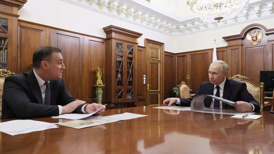 Во время совещания по агропромышленности вице‑премьер Дмитрий Патрушев поприветствовал президента фразой «Пал Лаич», после чего доложил о посевной кампании, импортозамещении семян и экологических инициативах.