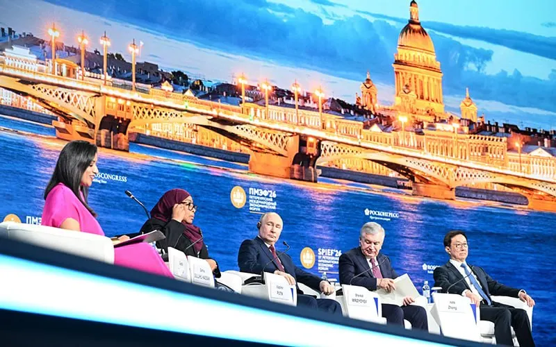 Премьер согласился с предложением Валентины Матвиенко пересмотреть список бюджетных форумов и сократить проведение мероприятий, которые не приносят ощутимой отдачи.