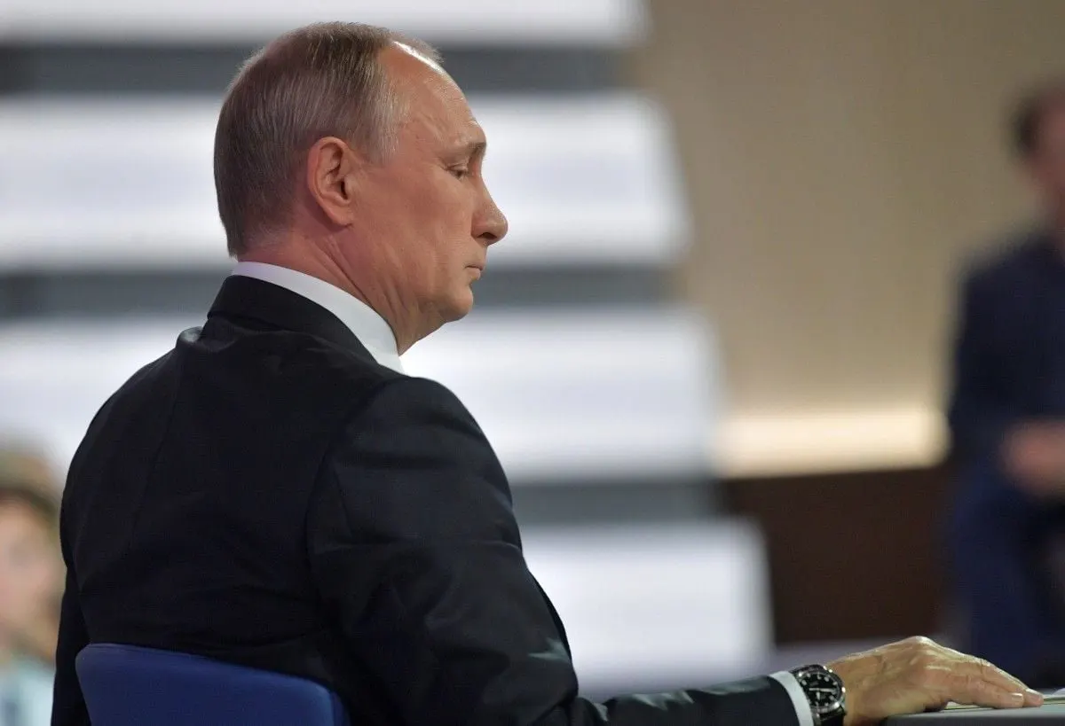Удары украинских дронов по объектам в России подорвали репутацию руководства: союзники становятся осторожнее, а попытки предложить переговоры были отвергнуты.