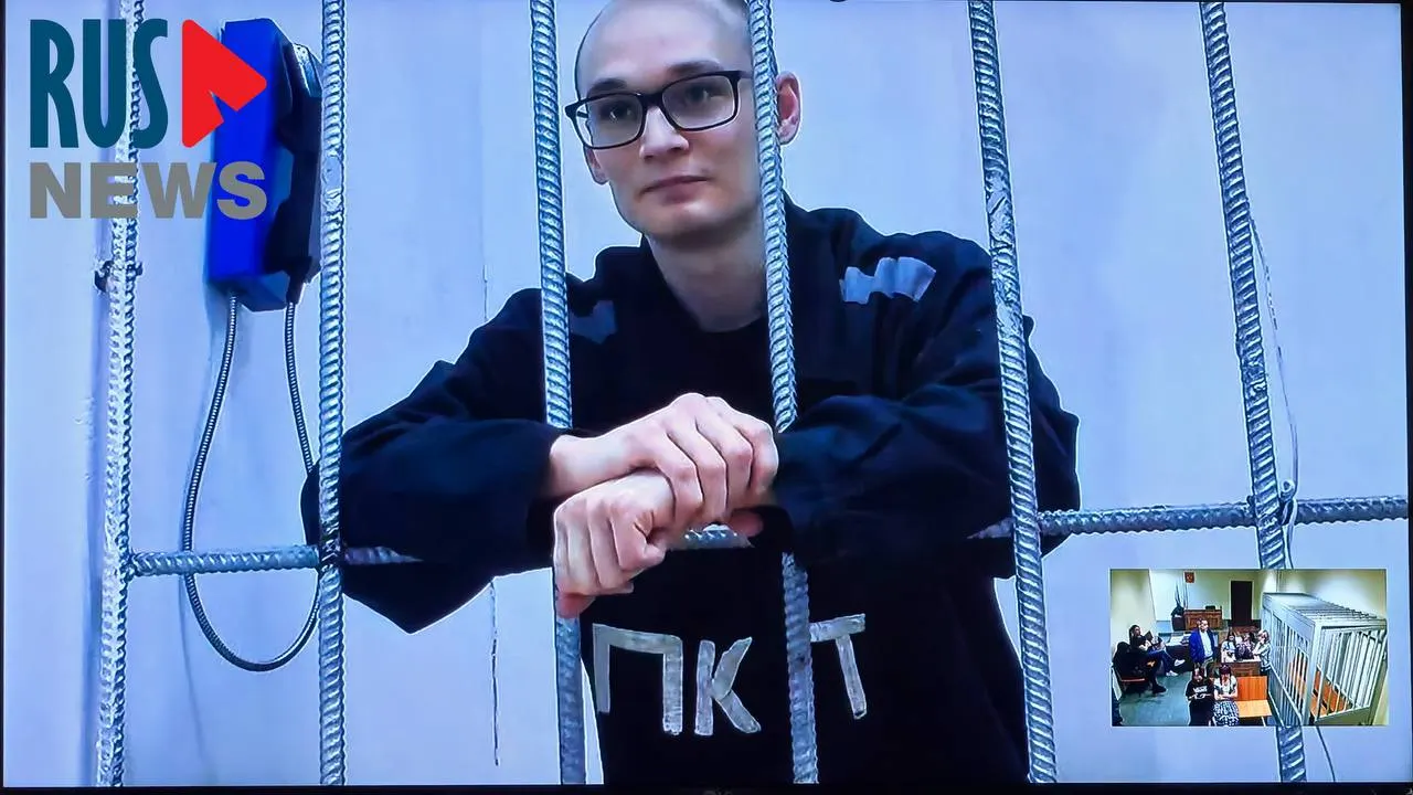 Заседание по жалобе заключённого Азата Мифтахова на бездействие в деле о пытках прошло в закрытом режиме: суд указал, что рассмотрение дела может «унижать честь и достоинство» заявителя. Сам Мифтахов настаивает на огласке и приводит подробные описания пыток.