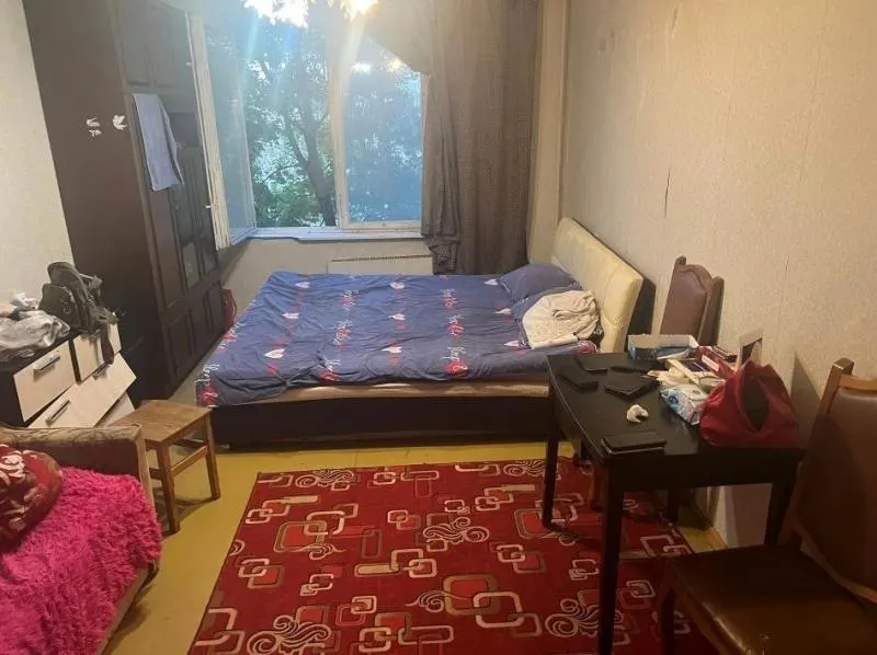 В Москве полиция закрыла притон на Тёплом Стане: 35‑летняя женщина арестована как предполагаемый организатор, ещё две иностранки оштрафованы и подлежат депортации.