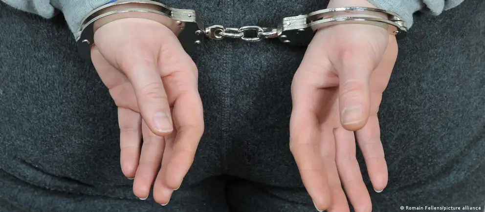 Суд признал гражданина Румынии виновным в шпионаже за передачу Украине сведений о расположении систем ПВО в Сочи; наказание — 15 лет строгой колонии. Приговор был вынесен в марте и вступил в силу.