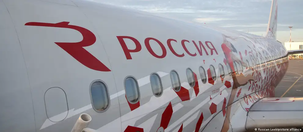 Ряд российских аэропортов уведомляет экипажи, что заправка будет производиться только в объёмах, указанных в плане полёта. Это может указывать на снижение доступности авиационного керосина на внутреннем рынке.