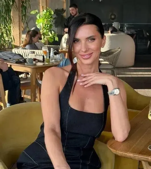 Яна Молчанова из Владивостока стала обладательницей главной короны национального конкурса, финал которого прошёл в Москве. За звание соревновались 155 участниц из разных регионов России.
