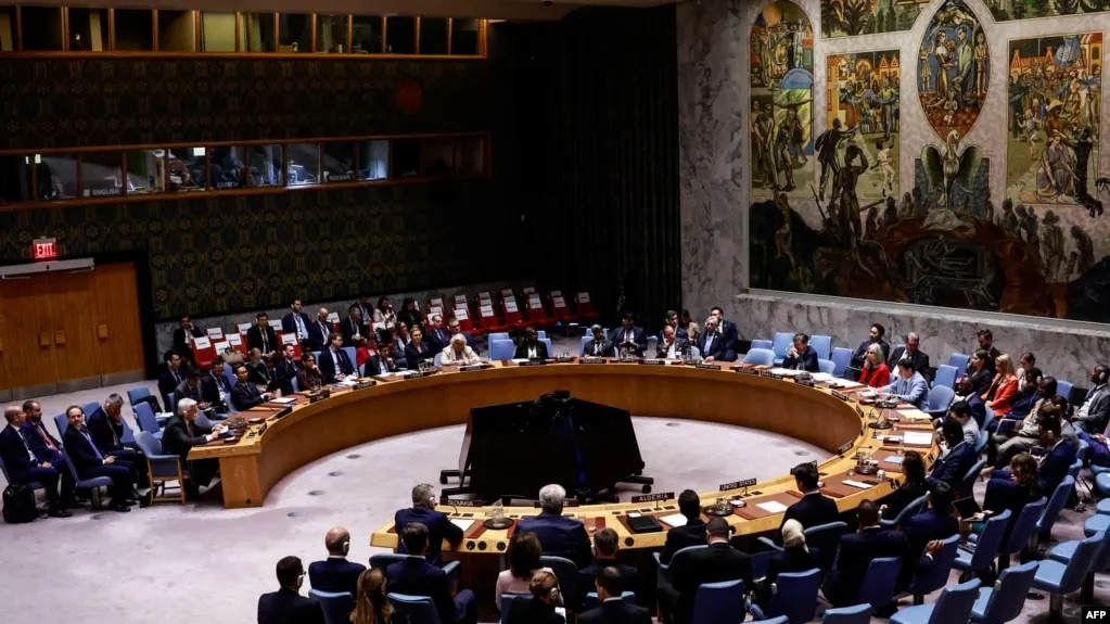 Постпред Украины в ООН заявил, что подход к мирным переговорам может быть пересмотрен на фоне расширения дальнобойных ударов по территории России и Крыму; при этом Киев по-прежнему декларирует готовность к прямым переговорам, но отмечает, что терпение не безгранично.