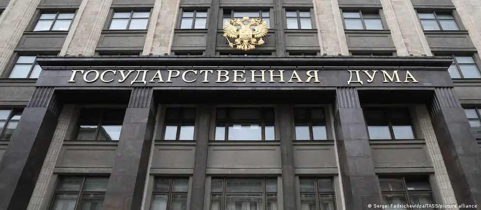 Депутат от КПРФ Вячеслав Мархаев призвал представить публичный план окончания СВО, указал на рост тарифов и обогащение элит как угрозы стабильности и потребовал реальной ответственности чиновников.