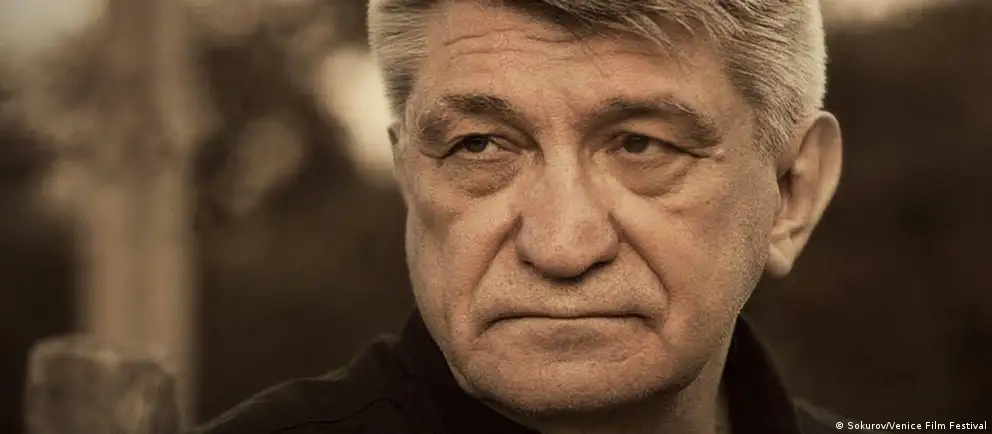 Режиссёр опубликовал открытое письмо с просьбой содействовать отмене цензурных запретов; к письму приложён неполный список из 37 картин, не допущенных к показу в России.