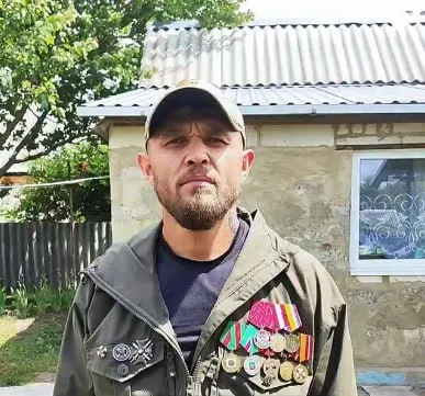 Военного поместили под административный арест на 11 суток после видеозаявления, в котором он обвинял командиров в пытках и угрожал мятежом; в его доме прошёл обыск.