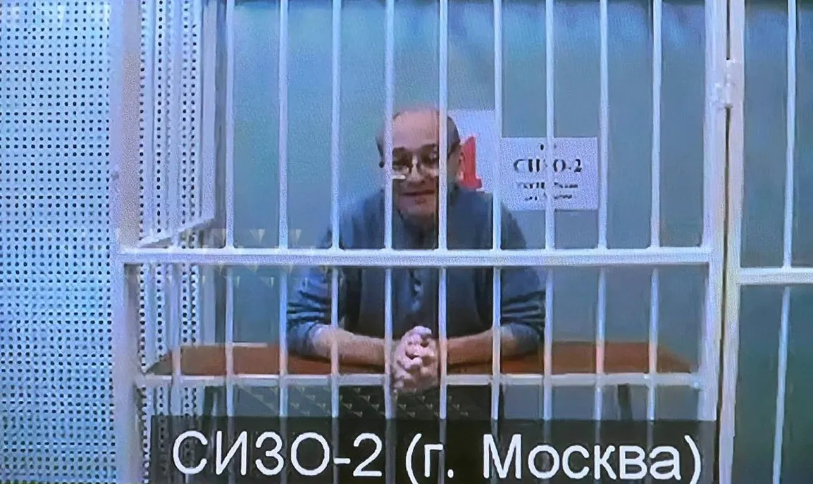 На очередном слушании по делу историка русской кухни свидетели обвинения не пришли. Жена сообщает о худобе мужа и благодарит тех, кто поддерживает семью.