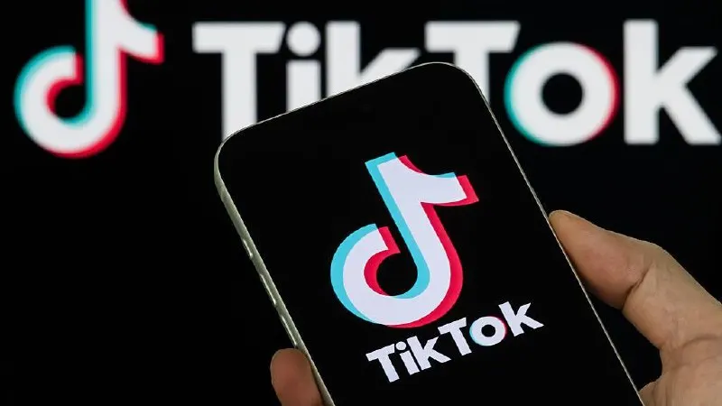 Платформа получила штраф в 3 млн ₽ за то, что не удалила два ролика, которые регуляторы сочли «пропагандой нетрадиционных сексуальных отношений». Верховный Суд ранее признал «Международное движение ЛГБТ» экстремистской организацией.