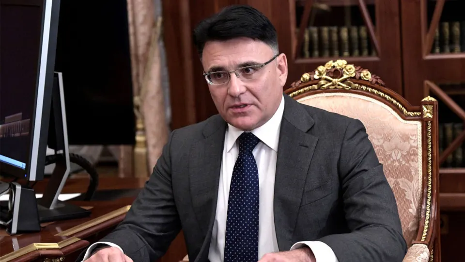 Инициатива предполагает отбирать лучшие иностранные картины для проката и освобождать экранное время для отечественного кино; обсуждаются также «входные взносы» и перевод части сборов в поддержку национального кинематографа.