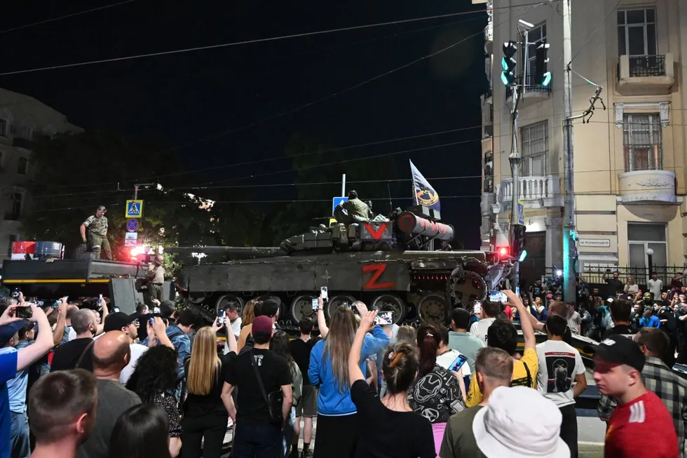 Бывшие наёмники вспоминают поход на Москву в июне 2023 года, участие в боях, отношение местных и длительные последствия для их жизни — от ранений до проблем с трудоустройством и решения о дальнейшей службе.