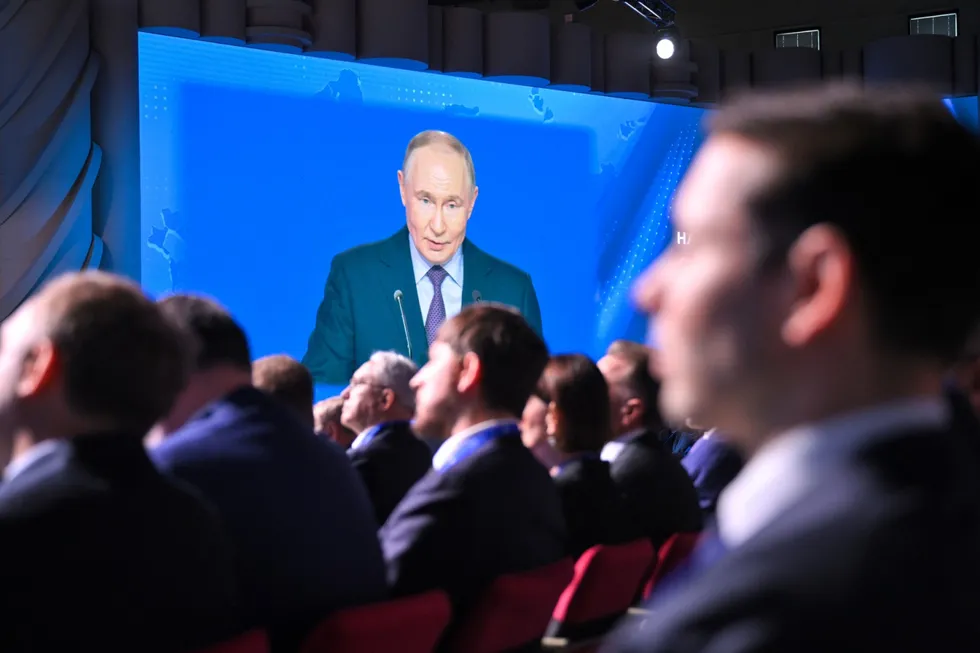 Элиты остаются главным стейкхолдером возможного перехода после нынешнего режима. Моральные призывы малоэффективны — необходимо выстраивать прагматичный, объединяющий нарратив, учитывающий интересы состоятельных групп.