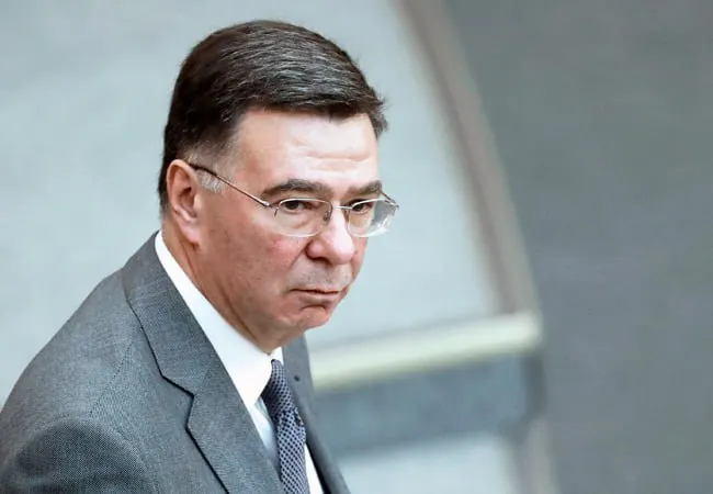 На ПМЭФ заместитель министра иностранных дел Александр Панкин заявил, что российская экономика устойчива и отверг описание страны как «бензоколонки».