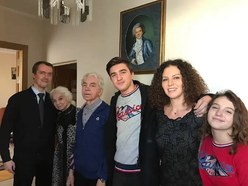 Людмила Петровна Хворостовская умерла в Москве на 91-м году жизни — об этом 16 июня сообщил министр культуры Красноярского края. Регион окажет помощь в организации похорон.