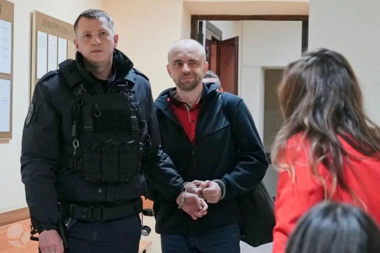 Прокурор потребовал наказание для разработчика НИИ‑1 11‑центра ФСБ и предпринимателя по обвинениям в мошенничестве и легализации преступных доходов; разработчик также обвиняется в злоупотреблении полномочиями.