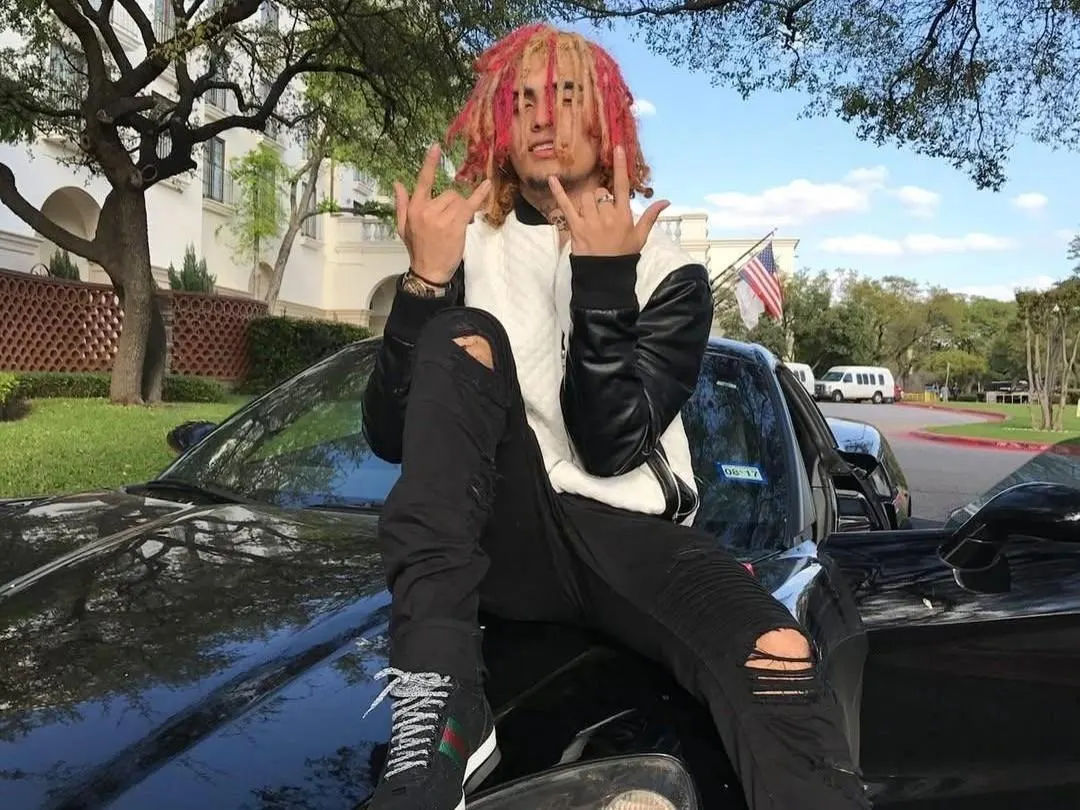 Американский рэпер Lil Pump даст концерт 22 августа на площадке VK Stadium в Москве. Билеты — от 3 000 до 30 000 рублей. Исполнителя знают по хиту «Gucci Gang» (2017).